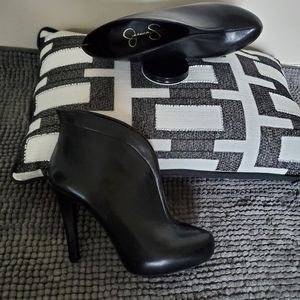 Jessica Simpson Black Ankle Boots, size 7